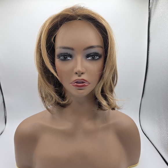 Chelsey Smith Crowns Cosmetics Stella Caramel Blonde Lace Front Wig - Picture 2 of 9